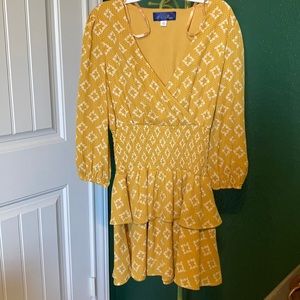 FRANCESCAS SIZE SMALL SMOCKED YELLOW DRESS